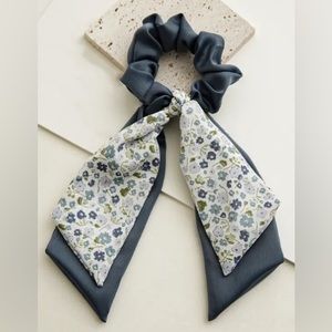 Retro bohemian floral scrunchie